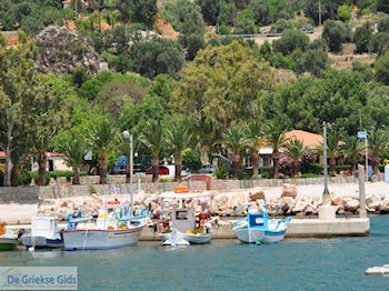 Hoge bergen achter Daskalopetra - Eiland Chios - Foto van https://www.grieksegids.nl/fotos/eilandchios/350pixels/eiland-chios-foto-042.jpg