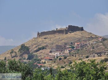 Het kasteel boven Volissos - Eiland Chios - Foto van https://www.grieksegids.nl/fotos/eilandchios/350pixels/eiland-chios-foto-064.jpg