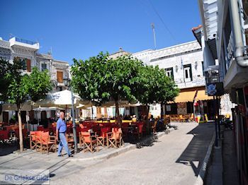 Pyrgi: Hier is het gezellig - Eiland Chios - Foto van https://www.grieksegids.nl/fotos/eilandchios/350pixels/eiland-chios-foto-139.jpg