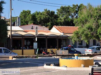 Taverna in Megas Limnionas - Eiland Chios - Foto van https://www.grieksegids.nl/fotos/eilandchios/350pixels/eiland-chios-foto-168.jpg