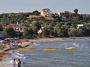 Watersporten in Karfas - Eiland Chios - Foto van https://www.grieksegids.nl/fotos/eilandchios/350pixels/eiland-chios-foto-176.jpg