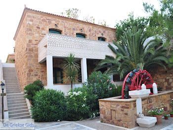 Binnenplaats hotel Grecian Castle - Eiland Chios - Foto van https://www.grieksegids.nl/fotos/eilandchios/350pixels/eiland-chios-foto-192.jpg