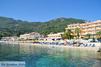 Benitses | Corfu | Griekenland 2 - Foto van https://www.grieksegids.nl/fotos/eilandcorfu/corfu/corfu-mid/corfu-grieksegids-0026.jpg