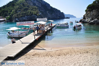 Paleokastritsa (Palaiokastritsa) | Corfu | Griekenland 1 - Foto van https://www.grieksegids.nl/fotos/eilandcorfu/corfu/corfu-mid/corfu-grieksegids-0139.jpg