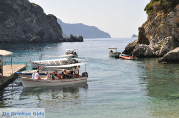Paleokastritsa (Palaiokastritsa) | Corfu | Griekenland 3 - Foto van https://www.grieksegids.nl/fotos/eilandcorfu/corfu/corfu-mid/corfu-grieksegids-0141.jpg