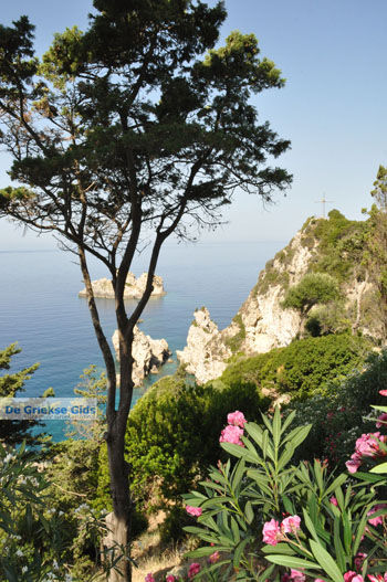 Paleokastritsa (Palaiokastritsa) | Corfu | Griekenland 21 - Foto van https://www.grieksegids.nl/fotos/eilandcorfu/corfu/corfu-mid/corfu-grieksegids-0159.jpg