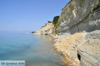 Loggos Peroulades | Corfu | Griekenland 11 - Foto van https://www.grieksegids.nl/fotos/eilandcorfu/corfu/corfu-mid/corfu-grieksegids-0255.jpg