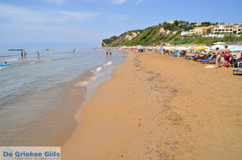 Agios Stefanos Arilas | Corfu | Griekenland 1 - Foto van https://www.grieksegids.nl/fotos/eilandcorfu/corfu/corfu-mid/corfu-grieksegids-0264.jpg