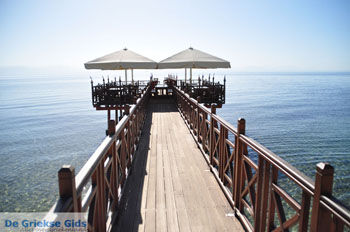 Kaizer's Bridge nabij Benitses en Gastouri | Corfu | Griekenland 3 - Foto van https://www.grieksegids.nl/fotos/eilandcorfu/corfu/corfu-mid/corfu-grieksegids-0317.jpg