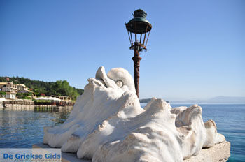 Kaizer's Bridge nabij Benitses en Gastouri | Corfu | Griekenland 10 - Foto van https://www.grieksegids.nl/fotos/eilandcorfu/corfu/corfu-mid/corfu-grieksegids-0324.jpg