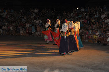 Traditionele dansen Corfu | Griekenland 2 - Foto van https://www.grieksegids.nl/fotos/eilandcorfu/corfu/corfu-mid/corfu-grieksegids-0460.jpg