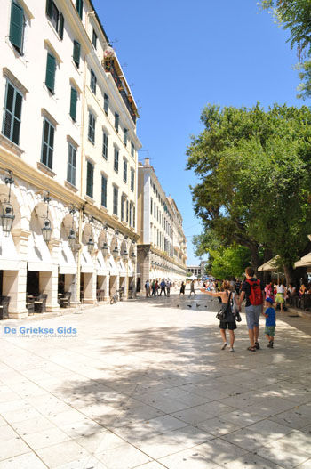 Corfu stad | Corfu | Griekenland 6 - Foto van https://www.grieksegids.nl/fotos/eilandcorfu/corfu/corfu-mid/corfu-grieksegids-0561.jpg