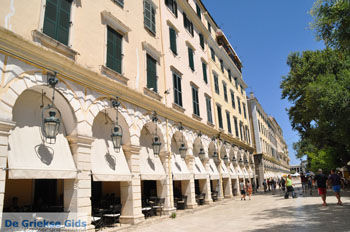 Corfu stad | Corfu | Griekenland 9 - Foto van https://www.grieksegids.nl/fotos/eilandcorfu/corfu/corfu-mid/corfu-grieksegids-0564.jpg