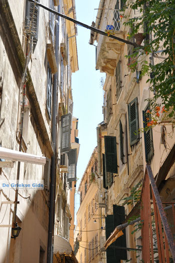 Corfu stad | Corfu | Griekenland 46 - Foto van https://www.grieksegids.nl/fotos/eilandcorfu/corfu/corfu-mid/corfu-grieksegids-0601.jpg