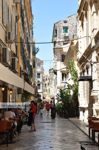 Corfu stad | Corfu | Griekenland 61 - Foto van https://www.grieksegids.nl/fotos/eilandcorfu/corfu/corfu-mid/corfu-grieksegids-0616.jpg