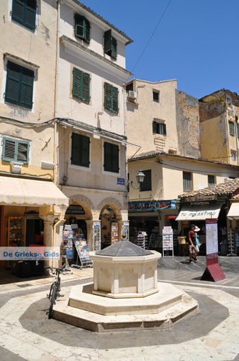 Corfu stad | Corfu | Griekenland 68 - Foto van https://www.grieksegids.nl/fotos/eilandcorfu/corfu/corfu-mid/corfu-grieksegids-0623.jpg