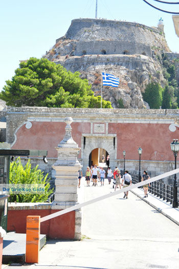 Corfu stad | Corfu | Griekenland 109 - Foto van https://www.grieksegids.nl/fotos/eilandcorfu/corfu/corfu-mid/corfu-grieksegids-0810.jpg
