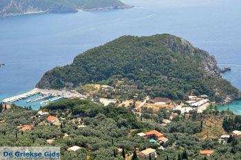 Paleokastritsa (Palaiokastritsa) | Corfu | Griekenland 71 - Foto van https://www.grieksegids.nl/fotos/eilandcorfu/corfu/corfu-mid/corfu-grieksegids-0945.jpg