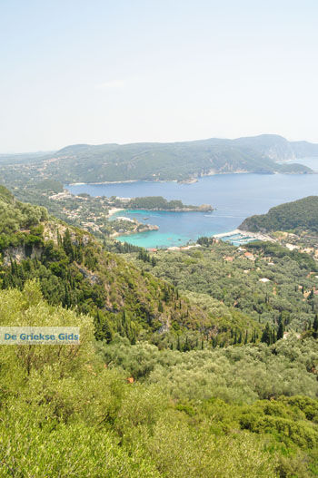 Het dorpje Lakones bij Paleokastritsa Corfu | Griekenland 2 - Foto van https://www.grieksegids.nl/fotos/eilandcorfu/corfu/corfu-mid/corfu-grieksegids-0951.jpg