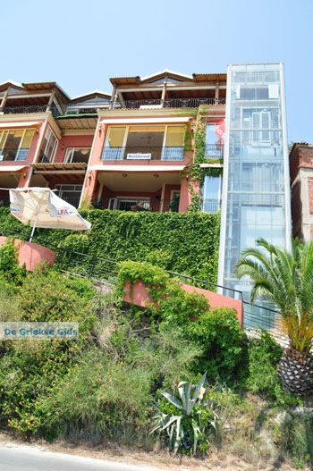 Het dorpje Lakones bij Paleokastritsa Corfu | Griekenland 4 - Foto van https://www.grieksegids.nl/fotos/eilandcorfu/corfu/corfu-mid/corfu-grieksegids-0953.jpg