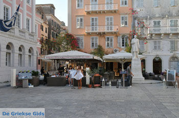 Corfu stad | Corfu | Griekenland 134 - Foto van https://www.grieksegids.nl/fotos/eilandcorfu/corfu/corfu-mid/corfu-grieksegids-1035.jpg