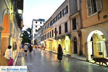 Corfu stad | Corfu | Griekenland 155 - Foto van https://www.grieksegids.nl/fotos/eilandcorfu/corfu/corfu-mid/corfu-grieksegids-1056.jpg