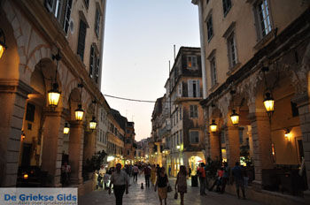 Corfu stad | Corfu | Griekenland 162 - Foto van https://www.grieksegids.nl/fotos/eilandcorfu/corfu/corfu-mid/corfu-grieksegids-1063.jpg