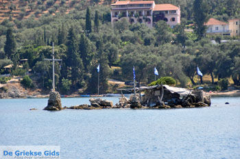 Vissersdorp Petriti | Corfu | Griekenland 2 - Foto van https://www.grieksegids.nl/fotos/eilandcorfu/corfu/corfu-mid/corfu-grieksegids-1089.jpg