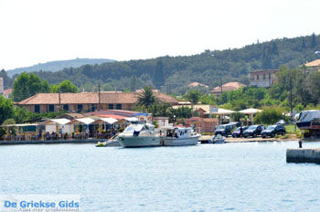 Vissersdorp Petriti | Corfu | Griekenland 12 - Foto van https://www.grieksegids.nl/fotos/eilandcorfu/corfu/corfu-mid/corfu-grieksegids-1099.jpg