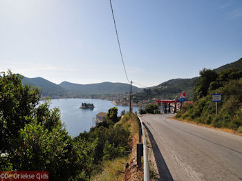 Vathy, de hoofdstad van Ithaca - Foto 014 - Foto van https://www.grieksegids.nl/fotos/eilandithaca/Eiland-Ithaki-Ithaca-mid-foto014.jpg