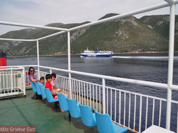 Op de boot van Ithaca (Ithaki) naar Kefalonia - Foto 106 - Foto van https://www.grieksegids.nl/fotos/eilandithaca/Eiland-Ithaki-Ithaca-mid-foto106.jpg