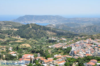 Aperi en in de verte Pigadia | Karpathos GriekseGids 002 - Foto van https://www.grieksegids.nl/fotos/eilandkarpathos/karpathos-mid/eiland-karpathos-028.jpg