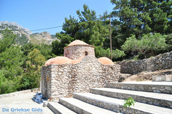 Oud kerkje bij Lefkos | Eiland Karpathos | De Griekse Gids foto 002 - Foto van https://www.grieksegids.nl/fotos/eilandkarpathos/karpathos-mid/eiland-karpathos-241.jpg