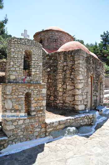 Oud kerkje bij Lefkos | Eiland Karpathos | De Griekse Gids foto 004 - Foto van https://www.grieksegids.nl/fotos/eilandkarpathos/karpathos-mid/eiland-karpathos-243.jpg
