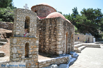 Oud kerkje bij Lefkos | Eiland Karpathos | De Griekse Gids foto 005 - Foto van https://www.grieksegids.nl/fotos/eilandkarpathos/karpathos-mid/eiland-karpathos-244.jpg
