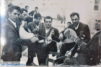 Kafeneion in Olympos | Karpathos | De Griekse Gids foto 004 - Foto van https://www.grieksegids.nl/fotos/eilandkarpathos/karpathos-mid/eiland-karpathos-391.jpg