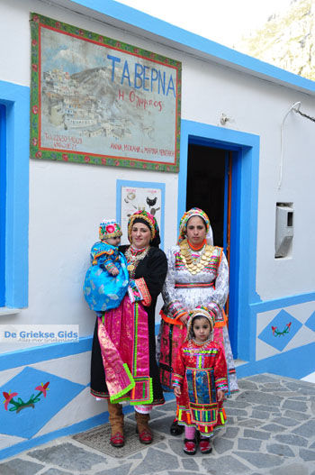 Marina Lentaki van Taverna Olympos | Karpathos - De Griekse Gids foto 1 - Foto van https://www.grieksegids.nl/fotos/eilandkarpathos/karpathos-mid/eiland-karpathos-435.jpg