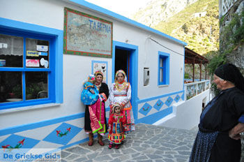 Marina Lentaki van Taverna Olympos | Karpathos - De Griekse Gids foto 2 - Foto van https://www.grieksegids.nl/fotos/eilandkarpathos/karpathos-mid/eiland-karpathos-436.jpg