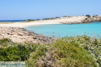 Diakofti beach | Stranden Karpathos | De Griekse Gids foto 010 - Foto van https://www.grieksegids.nl/fotos/eilandkarpathos/karpathos-mid/eiland-karpathos-507.jpg