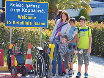 Aankomst vliegveld Griekse Gids - Kefalonia - Foto 5 - Foto van https://www.grieksegids.nl/fotos/eilandkefalonia/Eiland-Kefalonia-005-mid.jpg