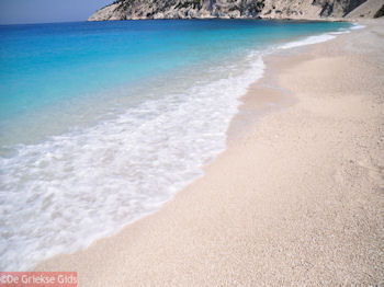Myrtos strand - Kefalonia - Foto 55 - Foto van https://www.grieksegids.nl/fotos/eilandkefalonia/Eiland-Kefalonia-055-mid.jpg