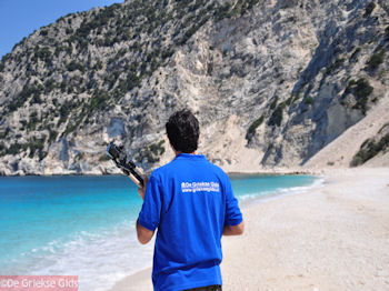 Myrtos strand - Kefalonia - Foto 57 - Foto van https://www.grieksegids.nl/fotos/eilandkefalonia/Eiland-Kefalonia-057-mid.jpg