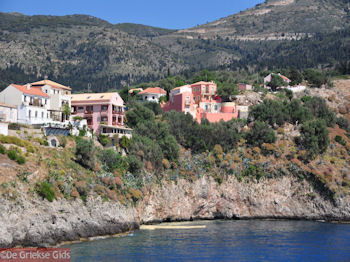 Assos - Kefalonia - Foto 132 - Foto van https://www.grieksegids.nl/fotos/eilandkefalonia/Eiland-Kefalonia-132-mid.jpg