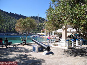 Assos - Kefalonia - Foto 146 - Foto van https://www.grieksegids.nl/fotos/eilandkefalonia/Eiland-Kefalonia-146-mid.jpg