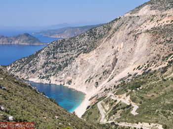 Myrtos strand - Kefalonia - Foto 152 - Foto van https://www.grieksegids.nl/fotos/eilandkefalonia/Eiland-Kefalonia-152-mid.jpg
