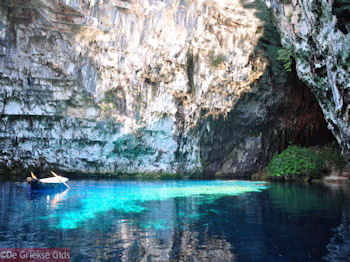 Melissani grot - Kefalonia - Foto 201 - Foto van https://www.grieksegids.nl/fotos/eilandkefalonia/Eiland-Kefalonia-201-mid.jpg