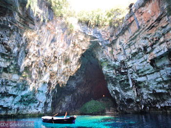 Melissani grot - Kefalonia - Foto 202 - Foto van https://www.grieksegids.nl/fotos/eilandkefalonia/Eiland-Kefalonia-202-mid.jpg