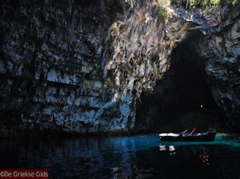 Melissani grot - Kefalonia - Foto 203 - Foto van https://www.grieksegids.nl/fotos/eilandkefalonia/Eiland-Kefalonia-203-mid.jpg