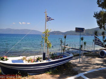 Karavomilos bij Sami - Kefalonia - Foto 209 - Foto van https://www.grieksegids.nl/fotos/eilandkefalonia/Eiland-Kefalonia-209-mid.jpg