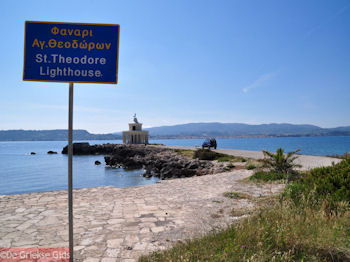 Vuurtoren - Agioi Theodoroi - Kefalonia - Foto 301 - Foto van https://www.grieksegids.nl/fotos/eilandkefalonia/Eiland-Kefalonia-301-mid.jpg